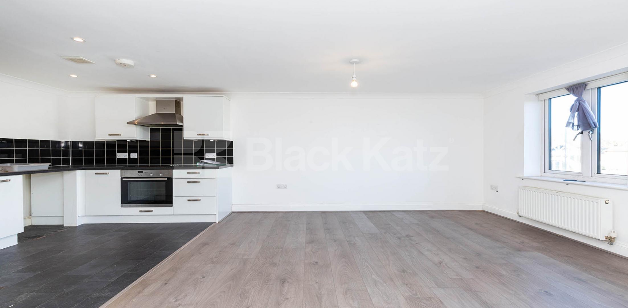 			2 Bedroom, 2 bath, 1 reception Apartment			 Green Lanes, Palmers Green